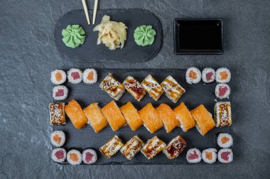 Sushi set - maki sushi ve nigiri suşi farklı.