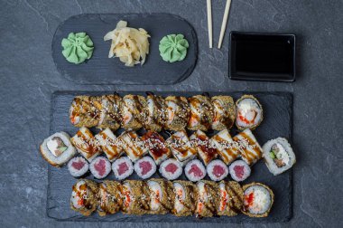 Sushi set - maki sushi ve nigiri suşi farklı.
