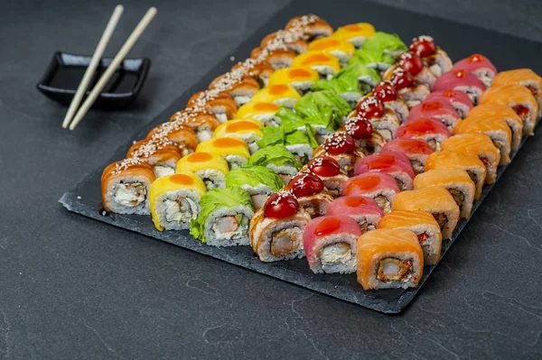 Sushi Set Different Types Maki Sushi Nigiri Sushi — Stock Photo, Image