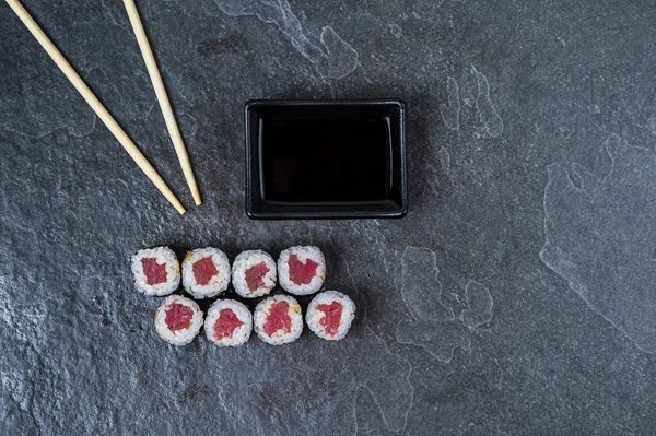 Conjunto Sushi Comida Japonesa Rolo Sushi Fresco Delicioso — Fotografia de Stock