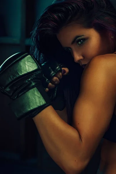Joven Boxeador Fuerte Fitness Mujer Retrato Moda —  Fotos de Stock