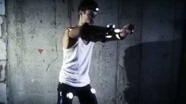 Genç erkekler dans video klibi.