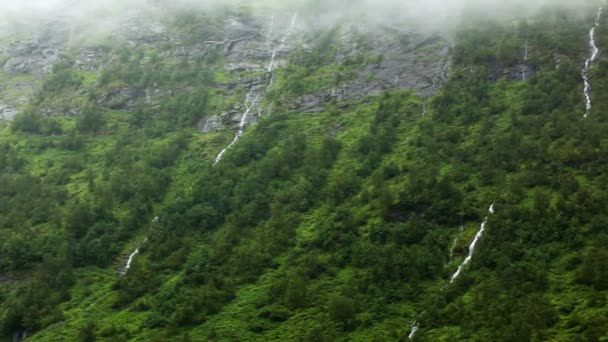 Vallei Met Watervallen Noorwegen — Stockvideo