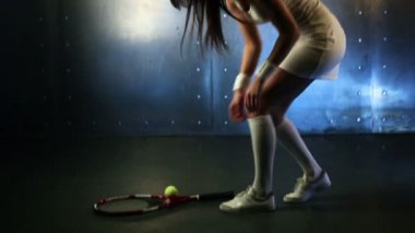 genç kadın tenisçi.