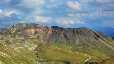 Alp Dağları Panoraması yaz aylarında.