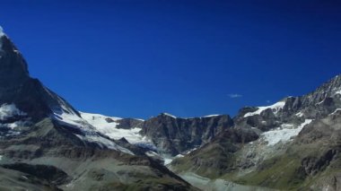 Matterhorn dağ panorama yaz aylarında.