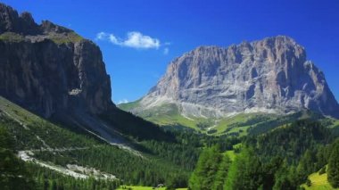 Yaz aylarında Dolomites Dağları Panoraması.