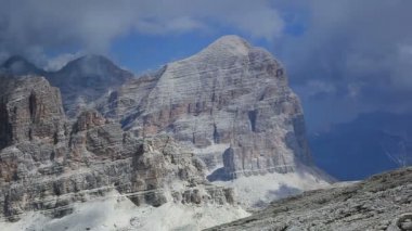 Yaz aylarında Dolomites Dağları Panoraması.