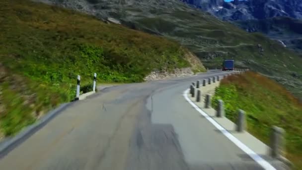 Straßenverkehr Den Alpen Zeitraffer — Stockvideo