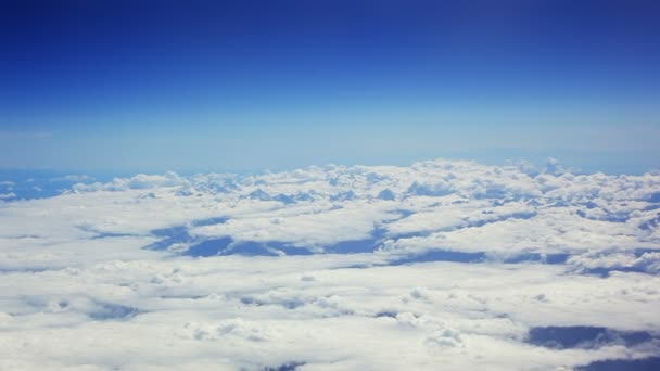 Alpi Montagne Sopra Nuvole Vista Dall Aereo — Video Stock