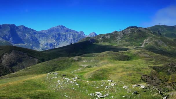 Pirene Dağları Yaz Peyzaj — Stok video