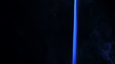 dumanı siyah arkaplanda.