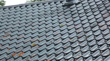 Çatı yakın çekim yağmur.