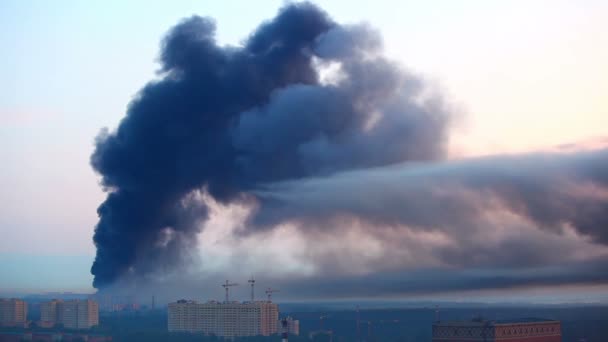 Fumo Céu Cidade Manhã Grande Incêndio Casa Apartamento — Vídeo de Stock