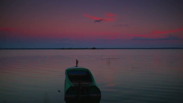 Sjö Med Båt Panorama Twilight — Stockvideo