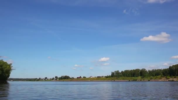 在河上旅行的摩托艇 — 图库视频影像