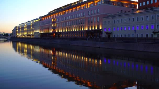 早朝に河道からモスクワ ロシアのシティー ビュー — ストック動画