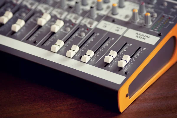 Audio Estudio Mezcla Sonido Ecualizador Equipo Tablero Deslizadores Faders Vista — Foto de Stock