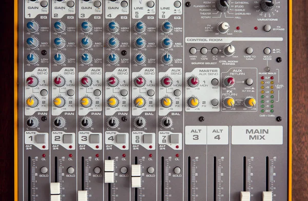 Audio Studio Sound Mixer Equalizer Bestuur Bestuurt Faders Schuifregelaars Knoppen — Stockfoto