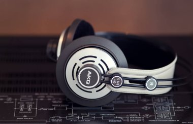 Vintage amplifikatör önden görünüm üst kısmında ses Stereo kulaklık