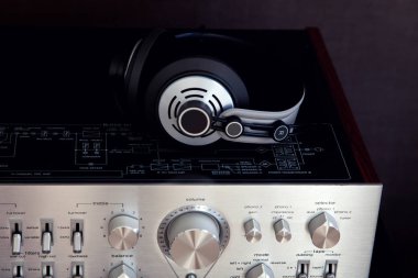 Vintage Amplifiertop görünümü üst kısmında ses Stereo kulaklık
