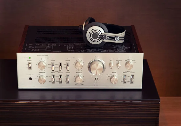 Vintage Audio Stereo Zesilovač Sluchátka Pohled Shora — Stock fotografie