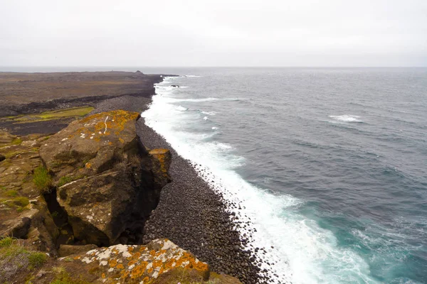 Islandia Reykjanes Półwysep Skalista Siarki Wulkanicznych Kamieni Shore Krajobraz Linia — Zdjęcie stockowe