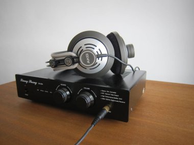 Toronto, Kanada - 01 27 2019: Black Dac Kulaklık amplifikatör ile