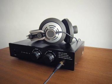 Bağlı kulaklıklı Siyah Dac Kulaklık amplifikatör 