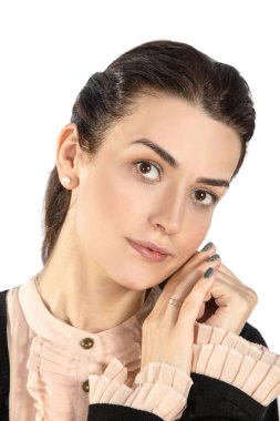 kahverengi gözlü güzel bir esmer kadın görüntüsünü