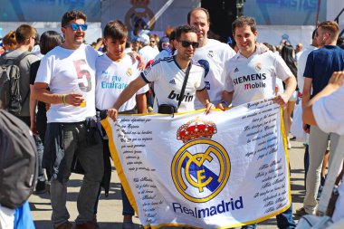 Kiev, Ukrayna - 26 Mayıs 2018: Real Madrid vs Liverpool Uefa Şampiyonlar Ligi Finali günün fotoğrafta Real Madrid futbol taraftarları maç