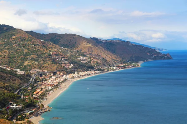 Hermoso Mar Mediterráneo Playas Vistas Desde Taormina Sicilia Italia —  Fotos de Stock