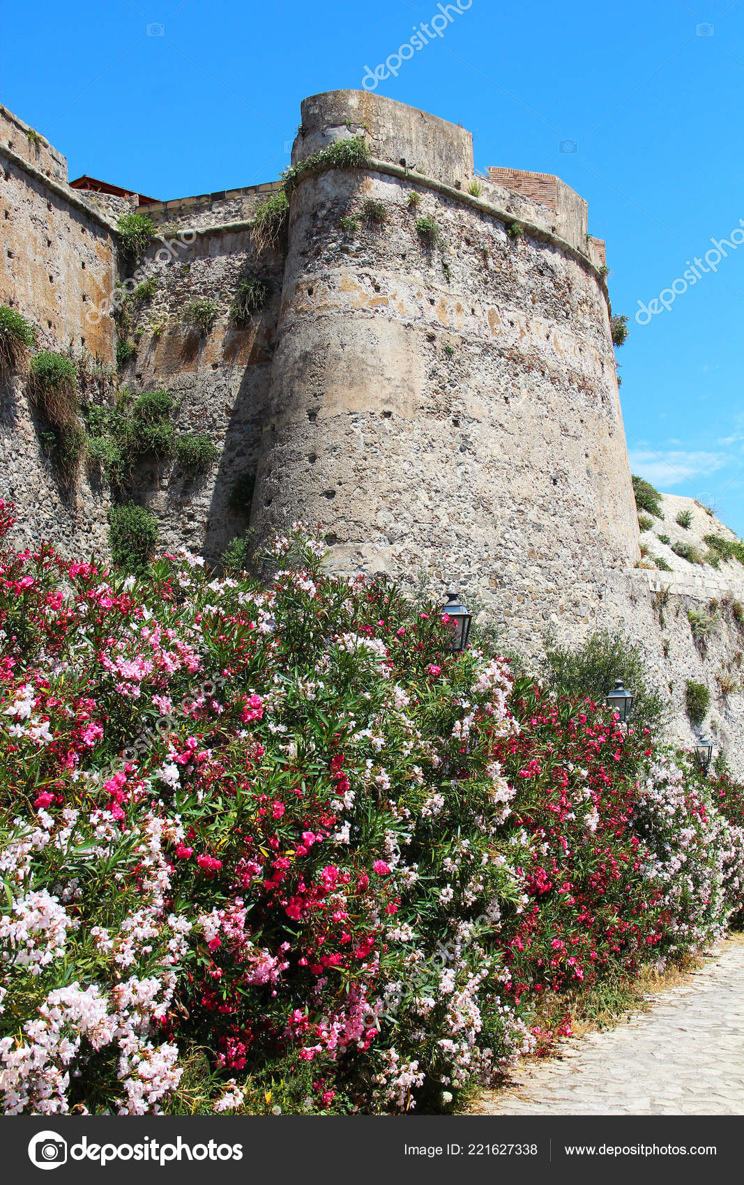 Imágenes de Milazzo, fotos de Milazzo sin royalties | DepositPhotos, image size:1067x1700