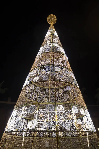 Verlichte Nieuwjaar Boom Sevilla Spanje — Stockfoto