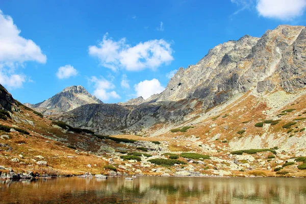 萨格勒布 Skokom 美丽的湖在 Mlynicka Tatras 塔特拉塔特拉 斯洛伐克 — 图库照片