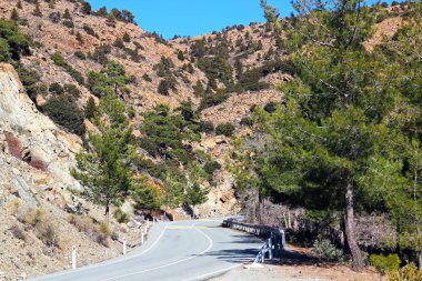 Olympus, Troodos Dağları, Güney Kıbrıs için dağ yolu