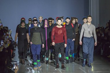 Kiev, Ukrayna - 4 Şubat 2019: Sonya Monina toplama göstermek sırasında Ukrayna moda haftasında 19-20 Mystetsky Arsenal Kyiv