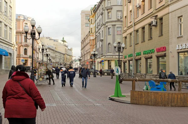 Moscú, Rusia - 17 de octubre de 2017: Arbat calle peatonal, la — Foto de Stock