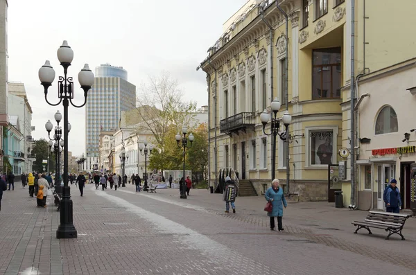 Moskva, Rusko - 17. října 2017: Arbat pěší ulice, — Stock fotografie