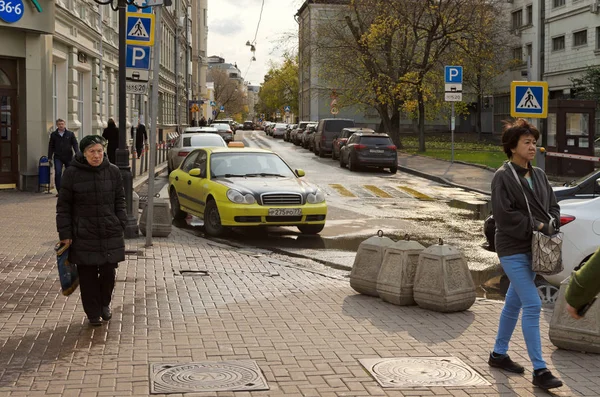 Moskva, Ryssland - 17 oktober 2017: Arbat gågata, — Stockfoto