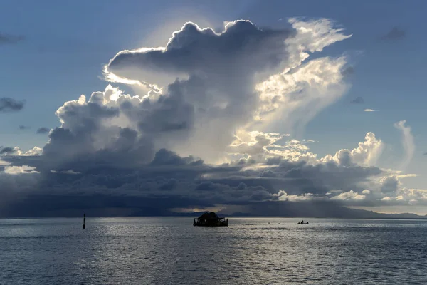 Красиві Cumulus Хмари Над Тихим Океаном Групі Підвітряні Острови Товариства — стокове фото