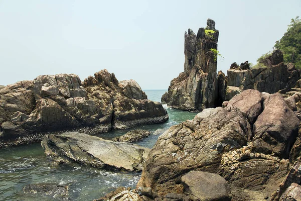 Wild Bella Costa Rocciosa Sull Isola Koh Chang Mar Cinese — Foto Stock