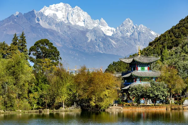 Black Dragon Pond Popular Place Natural Scenery Old Town Lijiang — Stock Photo, Image