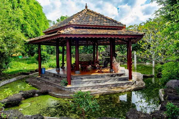Oriental Decorative Arbor Pond Beautiful Garden Vietnam — Stock Photo, Image