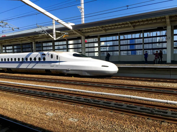 Japan Tokyo April 2017 High Speed Train Shinkansen Pulls Station — Stock Photo, Image