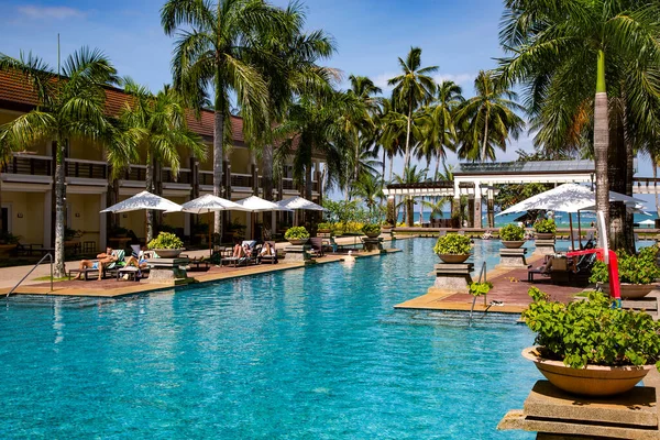 Filippine Palawan Dicembre 2019 Piscina Nell Hotel Sheridan Tra Palme — Foto Stock