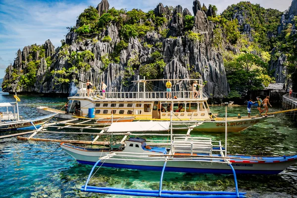 Philippines Palawan Coron Island Diciembre 2019 Barcos Recreo Con Turistas — Foto de Stock