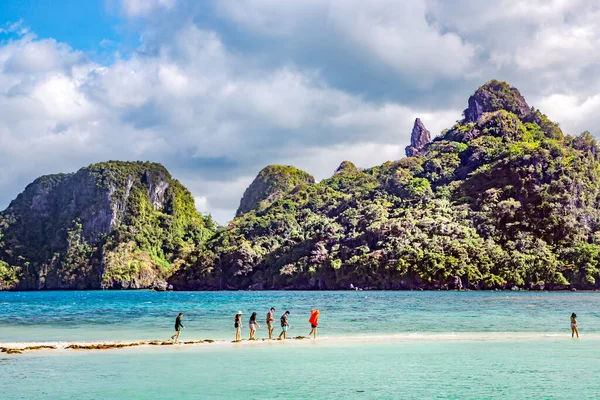 Philippines Nido Palawan December 2019 Туристи Відпочивають Прекрасному Острові Змії — стокове фото