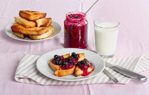Delicious Toasts Bread Homemade Currant Jam Milk Bright Crimson Tablecloth — Stock Photo, Image