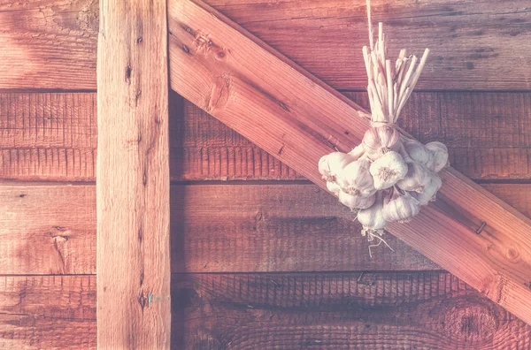 Bundels Van Verse Knoflook Gedroogd Vintage Houten Muur Kopiëren Van — Stockfoto